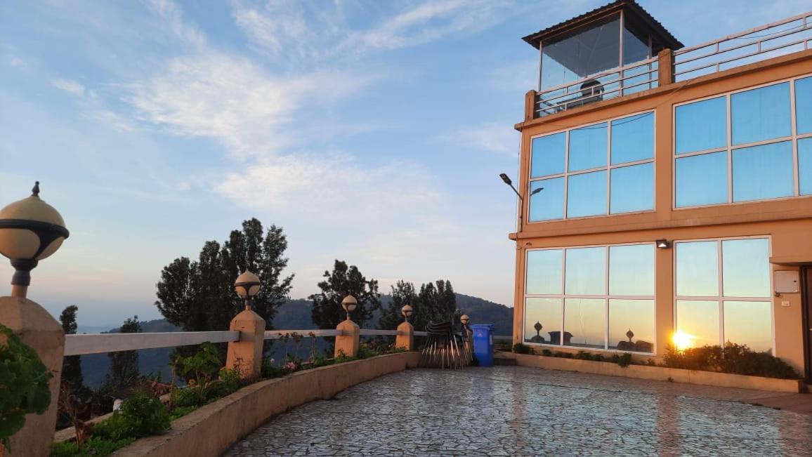 Tulips Valley View Resorts Уті Екстер'єр фото